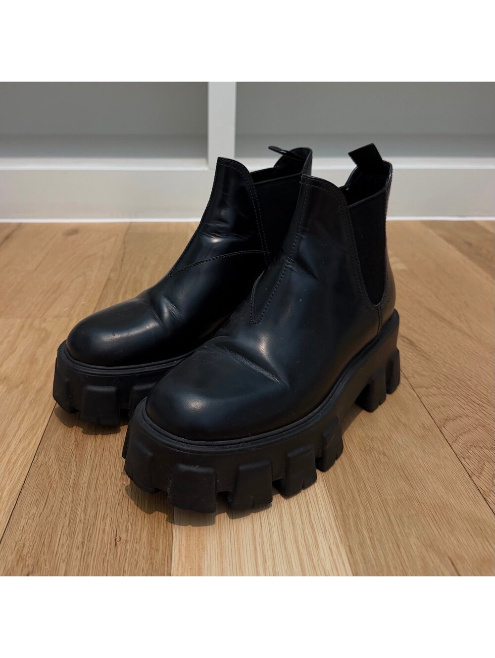 prada black monolith leather chelsea boots size 37 1/2